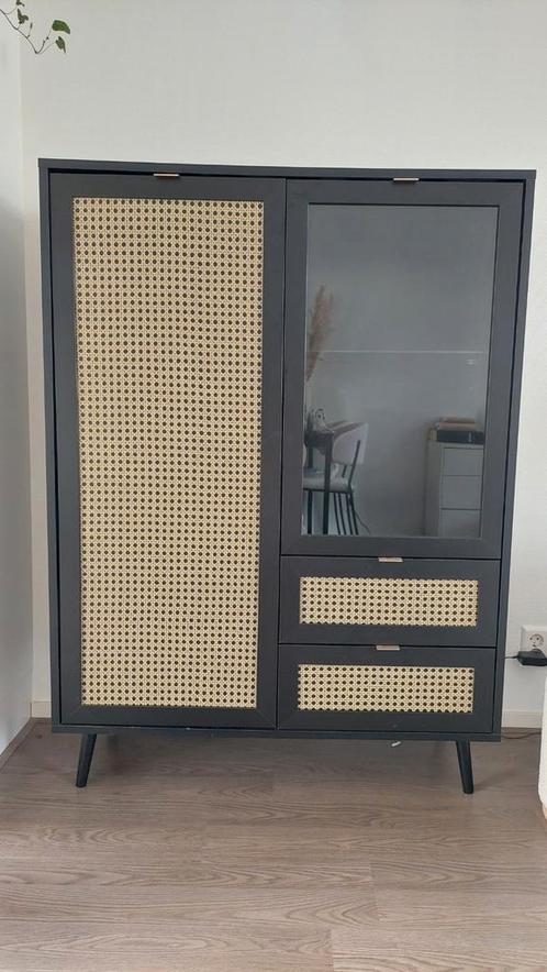 Woonkamerkast met rotan-look, Huis en Inrichting, Kasten | Dressoirs, Zo goed als nieuw, 100 tot 150 cm, 25 tot 50 cm, Met lade(s)