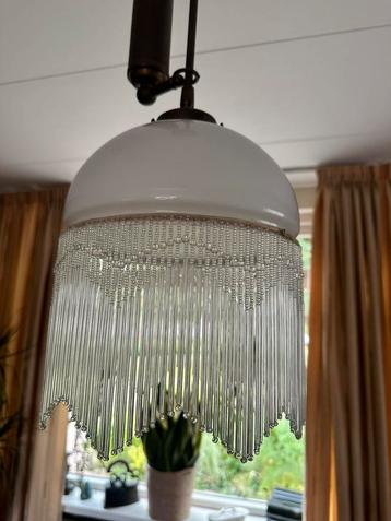 Opaline melkglas lamp met verstel gewicht beschikbaar voor biedingen