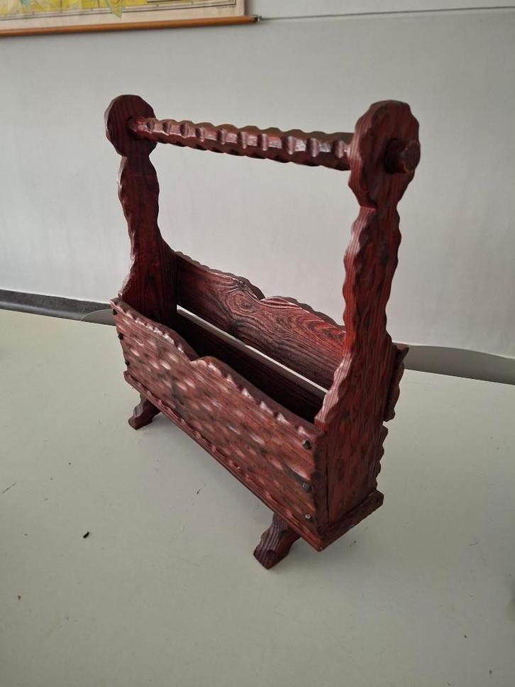 vintage krantenbak lectuurbak Spaans Brutalisme jaren 60, 70, Huis en Inrichting, Woonaccessoires | Krantenbakken en Lectuurbakken