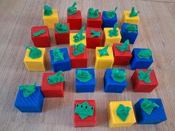 Tupperware blokken met diertjes beschikbaar voor biedingen