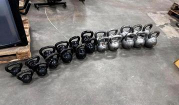 Complete Kettlebells set 4kg t/m 32kg alles 2x beschikbaar voor biedingen