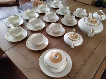 Zeer mooie Vintage jaren 50 porseleinen servies, nieuwstaat beschikbaar voor biedingen
