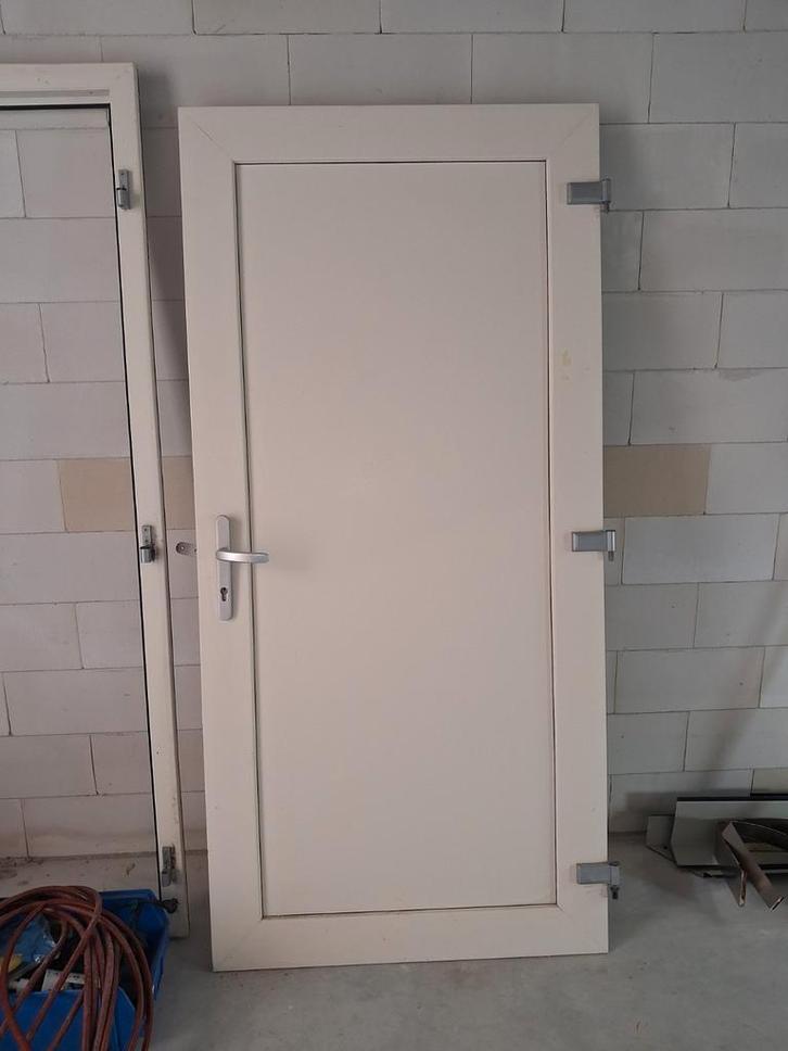 Buitendeur met kozijn, Doe-het-zelf en Verbouw, Deuren en Horren, Gebruikt, Buitendeur, 200 tot 215 cm, 80 tot 100 cm, Kunststof