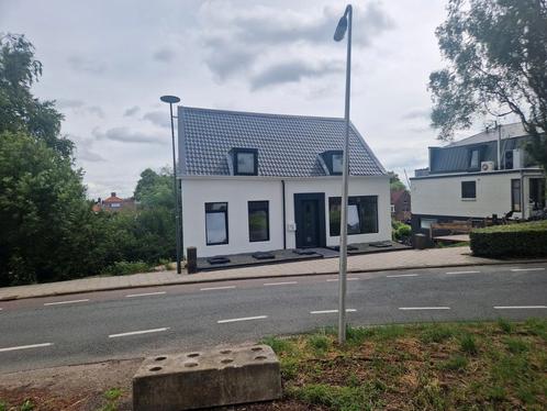 TE KOOP. Vrijstaand huis 240m2. Met 4 woningen. R,dam, Huizen en Kamers, Huizen te huur, Rotterdam