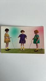 Touwtje springen. 3 kinderen, Fotokaart 1927, Ophalen of Verzenden, 1920 tot 1940, Kinderen