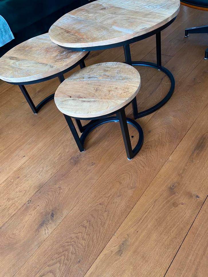 Set van 3 salontafeltjes van hout en metaal, Huis en Inrichting, Tafels | Salontafels, Zo goed als nieuw, Minder dan 50 cm, 50 tot 100 cm