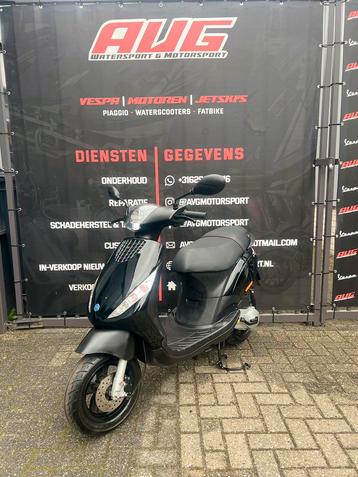 ZEER NETTE Piaggio Zip 2-takt BROM NL 2t 2016 GRATIS BEZORGD beschikbaar voor biedingen