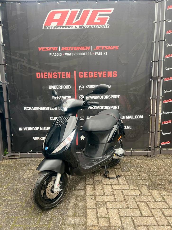 ZEER NETTE Piaggio Zip 2-takt BROM NL 2t 2016 GRATIS BEZORGD, Fietsen en Brommers, Scooters | Piaggio, Zo goed als nieuw, Zip