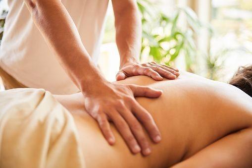 Massage / Cupping / Reiki, Diensten en Vakmensen, Welzijn | Masseurs en Massagesalons, Ontspanningsmassage