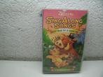 vhs 109a sing along songs wacht maar tot ik koning ben, Cd's en Dvd's, VHS | Kinderen en Jeugd, Alle leeftijden, Ophalen of Verzenden
