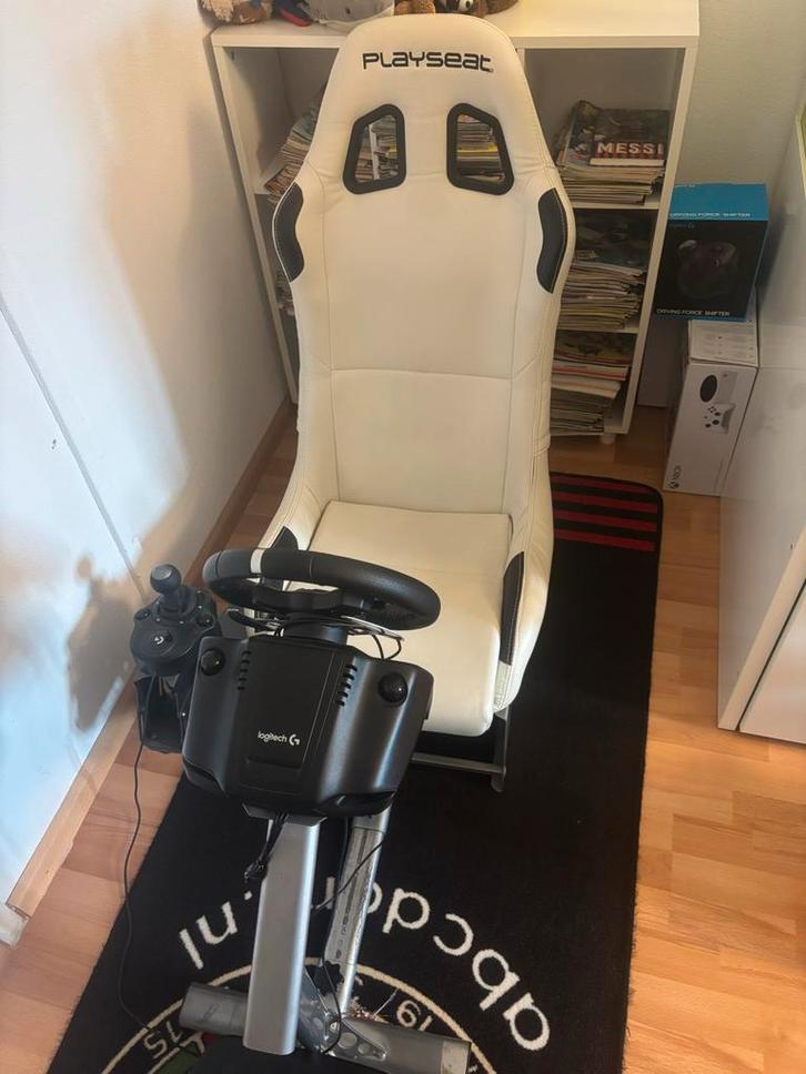 Playseat + Logitech G920 Racing Stuur + logitech shifter, Spelcomputers en Games, Spelcomputers | Overige, Zo goed als nieuw, Ophalen