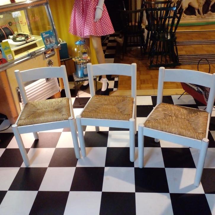 Vintage houten stoelen met rieten zitting, Huis en Inrichting, Stoelen, Gebruikt, Hout, Bruin, Ophalen