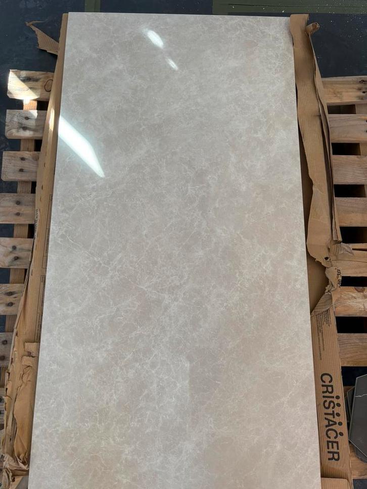 Badkamertegels 2 kleuren, Doe-het-zelf en Verbouw, Tegels, Zo goed als nieuw, Vloertegels, Keramiek, 60 cm of meer, Ophalen