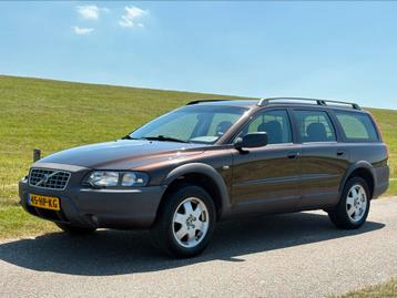 Volvo XC70 2.4 T AWD AUT 2001 Bruin | leer | airco | cruise! beschikbaar voor biedingen