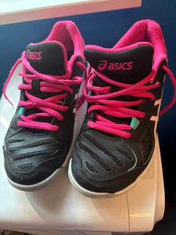 Asics indoor schoenen maat 37 beschikbaar voor biedingen