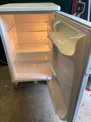 Zanussi koelkast werkt prima, is schoon en ruim/ 153 liter beschikbaar voor biedingen