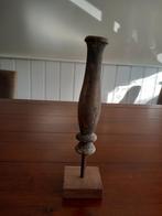 Stoer sober, houten pinakel, vergrijsd 28 cm hoog, Eén persoon, Cadeaubon, Overige typen