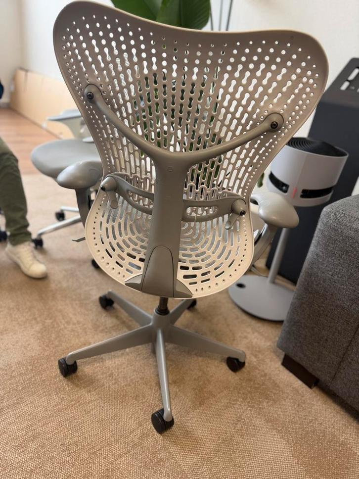 Herman Miller Sayl en Mira, Huis en Inrichting, Bureaustoelen, Gebruikt, Wit, Ergonomisch, Ophalen