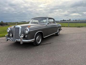 Mercedes-Benz 220 SE Coupé met schuifdak beschikbaar voor biedingen