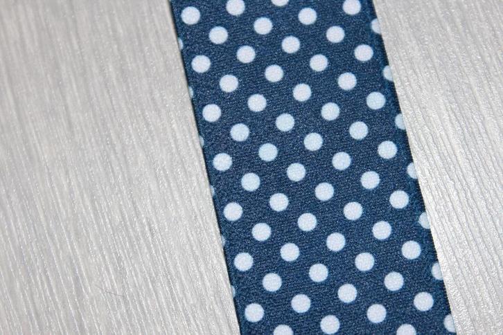 Donkerblauw / wit gestipt elastiek - 4cm breed #1276, Hobby en Vrije tijd, Naaien en Fournituren, Nieuw, Lint, Band of Elastiek