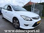 Hyundai i30 CW 1.6 CRDI DYNAMIC AIRCO/TREKHAAK (bj 2010), Auto's, Hyundai, Euro 5, Stof, Gebruikt, Wit