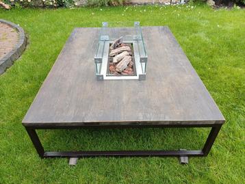 Zware uitvoering vuurtafel met merk  brander en glas etc. beschikbaar voor biedingen