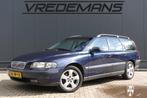 Volvo V70 2.4 Comfort Line, Auto's, Blauw, Leder en Stof, Grijs, 126 €/maand