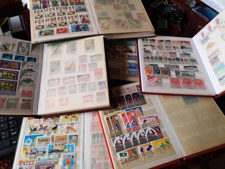 Kavel 7 Kleine Boekjes met Wereld Assortiment, Postzegels en Munten, Postzegels | Europa | Spanje, Ophalen of Verzenden