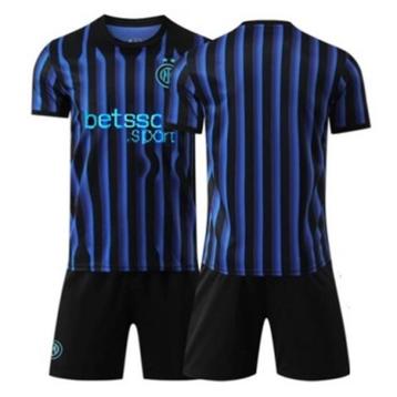 Inter Milaan thuis tenue beschikbaar voor biedingen