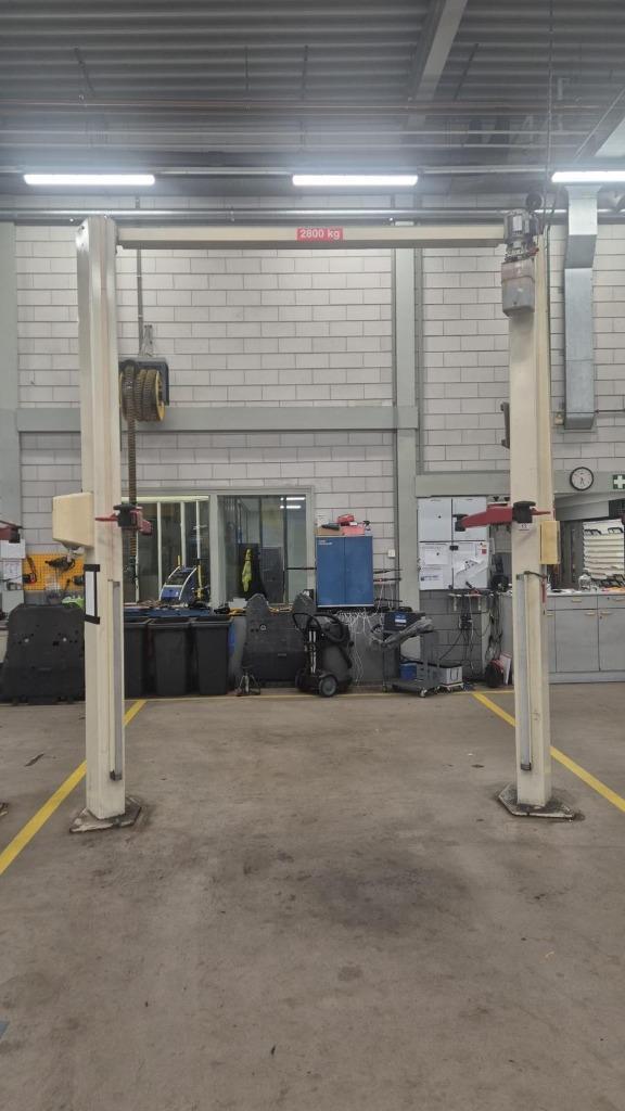 Hefbrug 2-koloms 2800 KG Koni met bovenbouw OER-degelijk!!, Auto diversen, Autogereedschap, Gebruikt, Ophalen