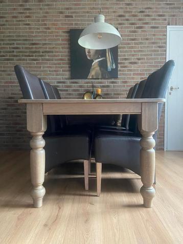 Keukentafel met stoelen (ook apart te koop) beschikbaar voor biedingen
