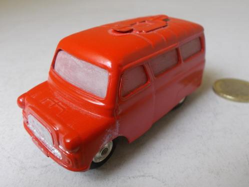 1960 Corgi Toys 423 BEDFORD UTILICON FIRE TENDER (Repainted), Hobby en Vrije tijd, Modelauto's | 1:43, Gebruikt, Bus of Vrachtwagen