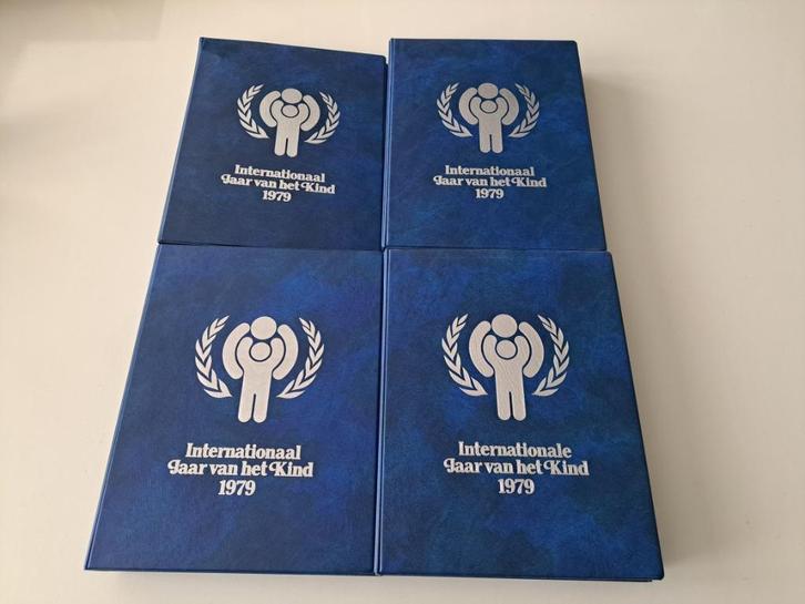 4 stuks albums met FDC,s internat. jaar van het kind 1979, Postzegels en Munten, Postzegels | Volle albums en Verzamelingen, Buitenland