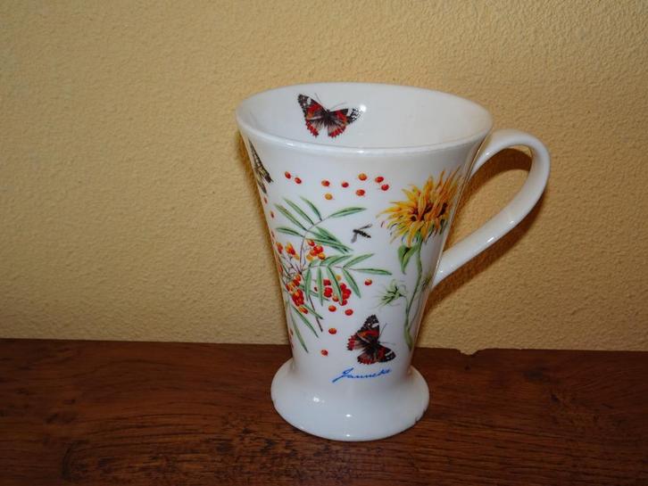 Janneke Brinkman TM 1999 beker met oor, Huis en Inrichting, Keuken | Servies, Zo goed als nieuw, Kop(pen) en/of Schotel(s), Overige stijlen