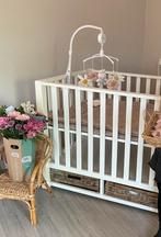 Witte box met 2 rieten mandjes, Kinderen en Baby's, Ophalen, Gebruikt, Rechthoekig, In hoogte verstelbaar