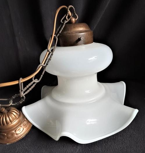 Hanglamp > Unieke Franse glazen Art -Deco  (Butterfly) lamp, Huis en Inrichting, Lampen | Hanglampen, Gebruikt, 50 tot 75 cm, Glas