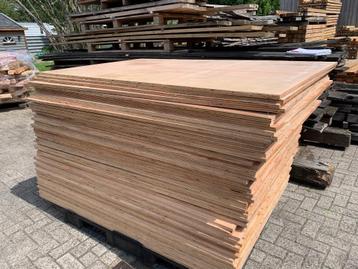 Gebruikte underlayment platen (18mm )1,1m x 1,84m :ook halve beschikbaar voor biedingen