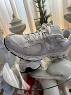 NEW BALANCE 2002R in off white, New Balance, Wit, Ophalen of Verzenden, Sneakers of Gympen