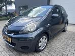 Toyota Aygo 1.0-12V Access / AIRCO / NWE APK / CARPLAY /, Voorwielaandrijving, Gebruikt, 4 stoelen, 68 pk