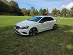 Mercedes-Benz A-Klasse A180 1.6 Blue Efficiency 2013 Wit, Auto's, Achterwielaandrijving, Zwart, 4 cilinders, Leder en Stof