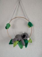 Nieuwe gehaakte wanddecoratie , slapende koala in ring, Ophalen of Verzenden, Nieuw, Kraamcadeau