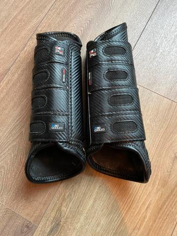 Premier Equine Carbon eventing beschermers Achterbeen M beschikbaar voor biedingen