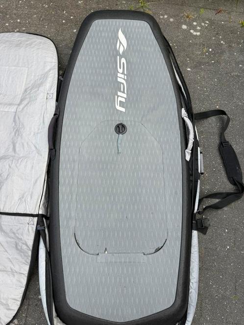 e-Foil Sifly Rider 130 liter + snellader (efoil hydrafoil), Watersport en Boten, Wingsurfen, Zo goed als nieuw, Wingsurf-board