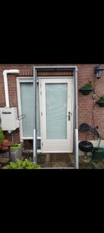 Nieuwe Hardhouten buiten deurkozijn met deurbeslag., Doe-het-zelf en Verbouw, Kozijnen en Schuifpuien, Deurkozijn, Zo goed als nieuw
