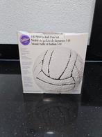 Wilton 3D bal taart vorm, Nieuw, Ophalen