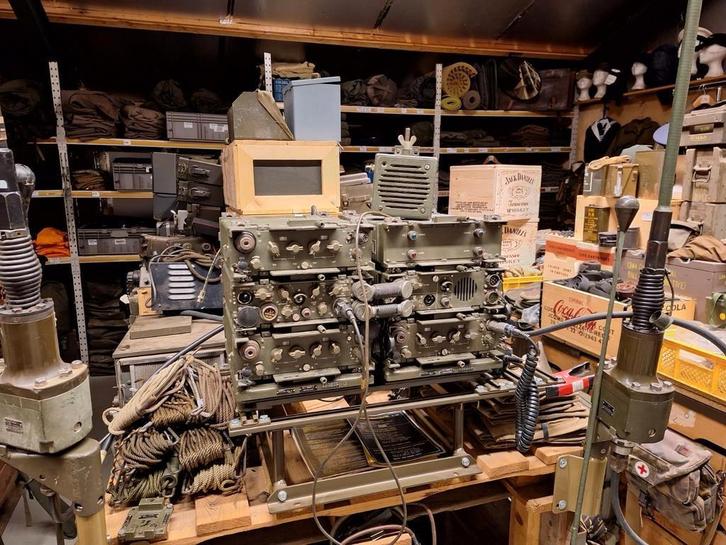 Radioset  rt 4600, Verzamelen, Militaria | Algemeen, Landmacht, Embleem of Badge, Nederland, Ophalen