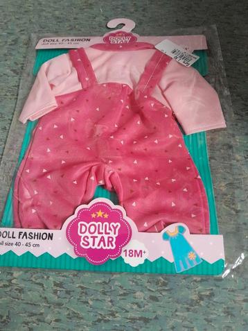 Nieuwe poppenkleding beschikbaar voor biedingen