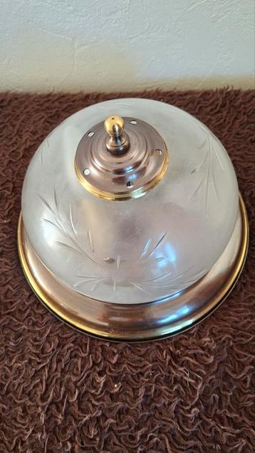 Vintage plafondlamp koper, goudkleurig met  melkglazen kap beschikbaar voor biedingen