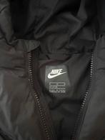 Zwarte Nike winterjas jongens maat M (137-147cm), Ophalen of Verzenden, Zo goed als nieuw, Maat 48/50 (M), Zwart