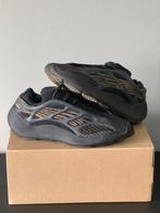 Adidas Yeezy 700 V3 Clay Brown Maat 44, Bruin, Ophalen of Verzenden, Sneakers of Gympen, Adidas Yeezy